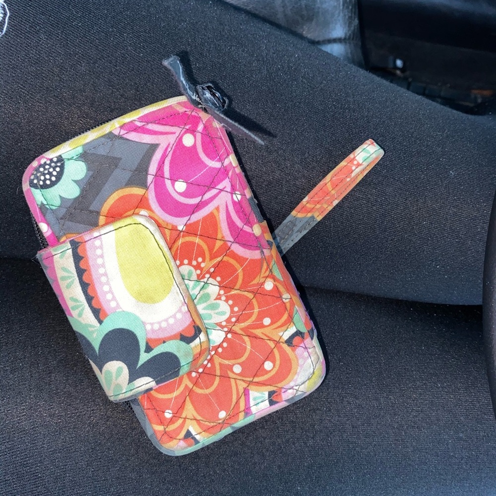 vera bradley wristlet